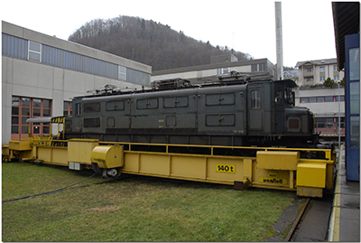  Locomotive Ae 47 10902 sur le pont transbordeur des ateliers du BLS à Spiez